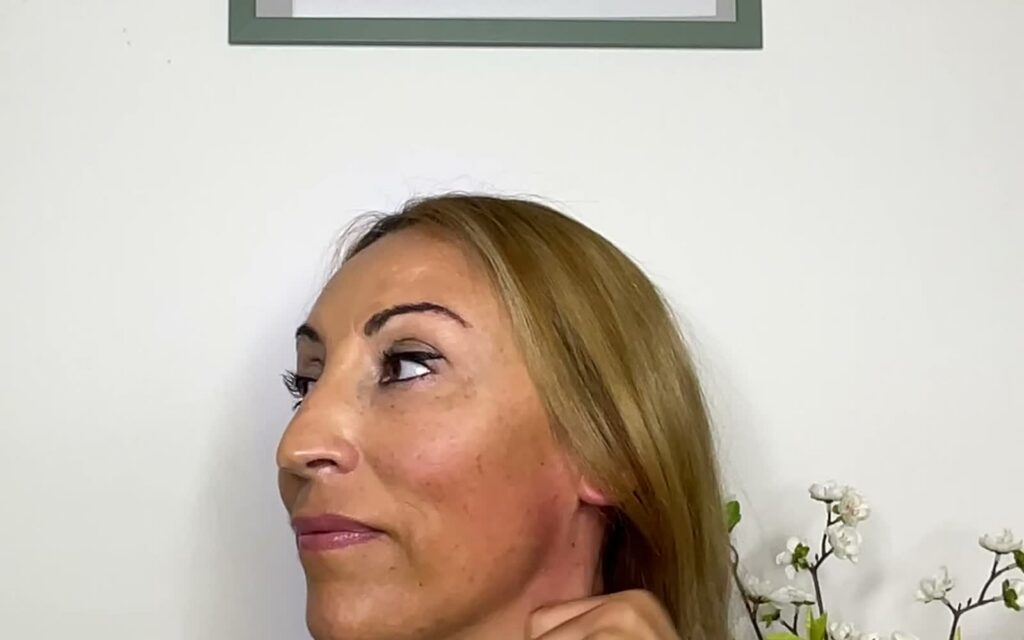 Standbild aus dem Videokurs Graceful Neck Routine